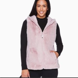 Gaiam women’s faux fur pink vest